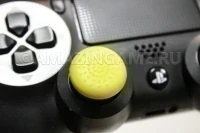 Накладка на стик PS4 Dualshock 4 (плоская, рельефная) Желтая