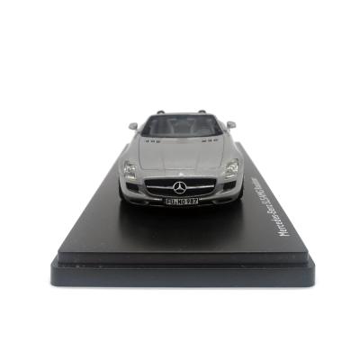 Модель автомобиля Schuco 450887200 Mercedes-Benz SLS AMG A197 1:43 (grey)