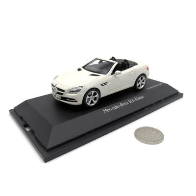 Модель автомобиля Schuco 450745200 Mercedes-Benz SLK-Class 1:43 (white)